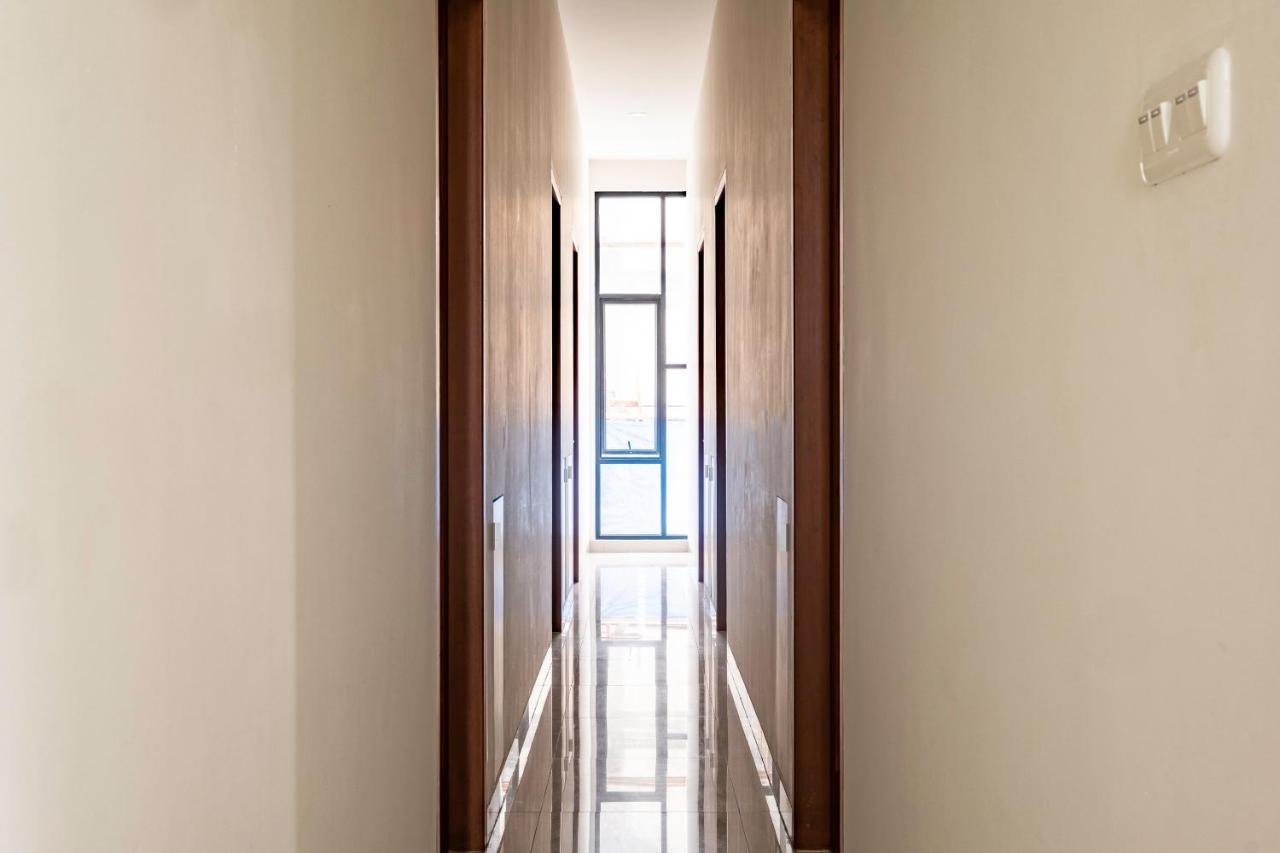 Oyo Life 2673 Rosewood Residence Karawang Exteriér fotografie